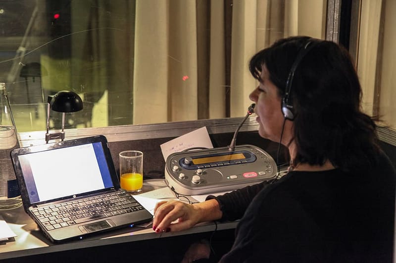 interprète de conférence Isabelle Brusset en cabine